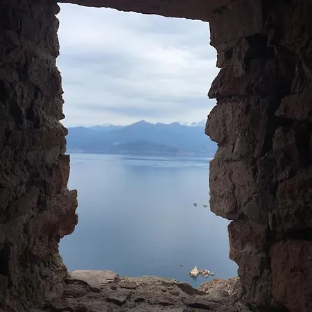 Dans Maison De Village * Пьяна