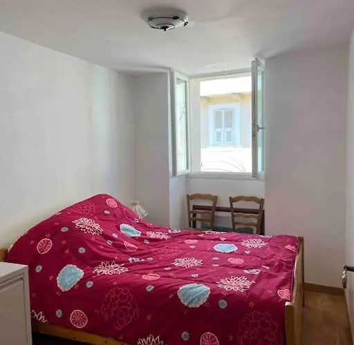 Dans Maison De Village